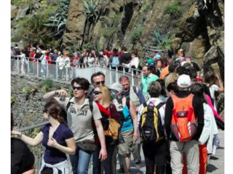 Cinque Terre, i contapersone in azione: 47.000 visitatori sul sentiero Verde Azzurro 